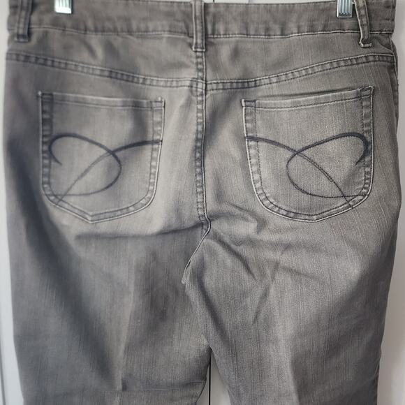 Chico's Platinum Denim Gray High Rise Straight Leg Bootcut Jeans Short Size 2 - Picture 4 of 6